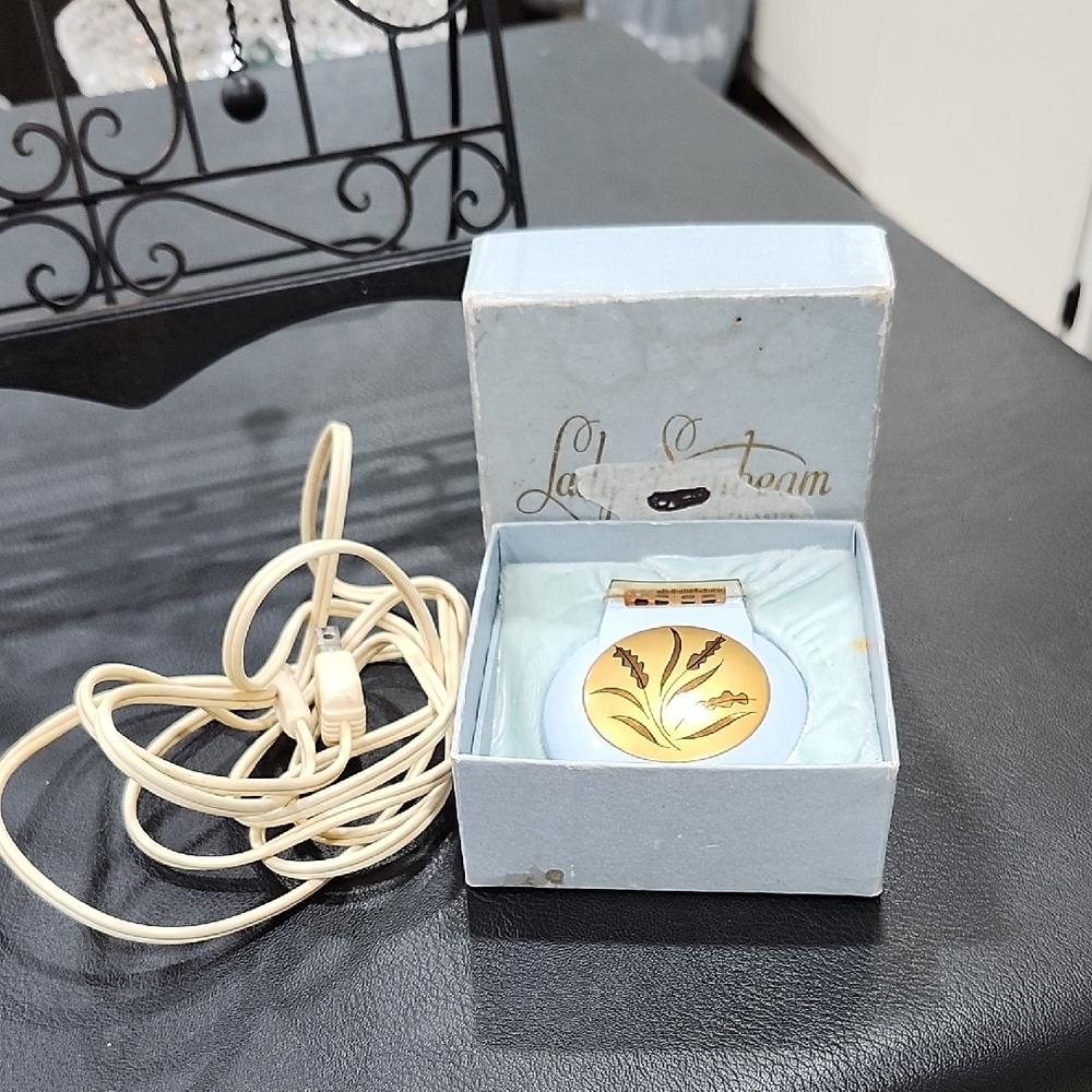 VINTAGE LADY SUNBEAM SHAVEMASTER